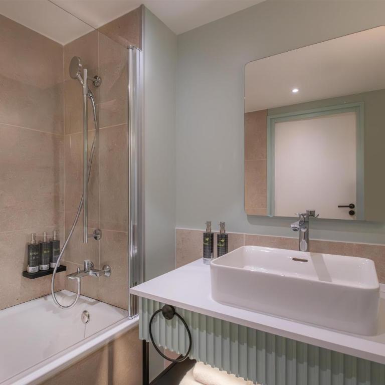 Hyatt Centric Reims - Chambre Lit Queen-Size - 2