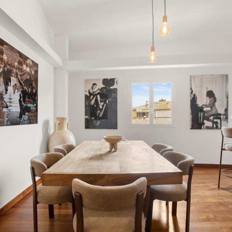 Appartement Prime Location - Place des Lices - Maison Lérins - Two-Bedroom Apartment with Terrace - 10