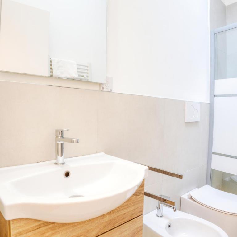 Modern Apartment with Private Patio near Navigli & Bocconi - Appartamento con 1 Camera da Letto - 12