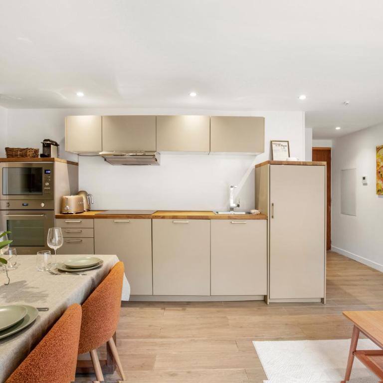 Appartement Prime Location - Place des Lices - Maison Lérins - One-Bedroom Apartment - 2