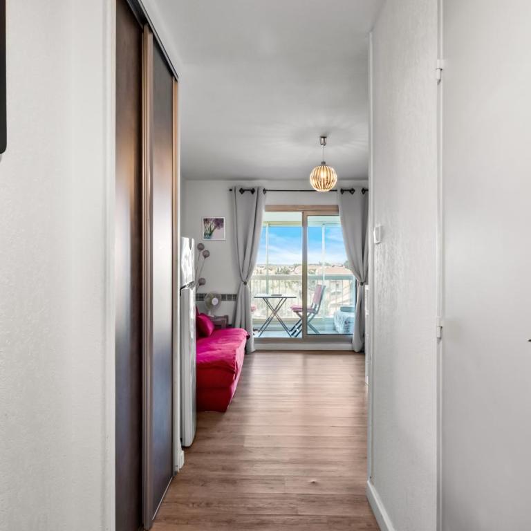 T2 dans résidence arborée - Apartamento de 1 dormitorio con vistas al jardín - 15