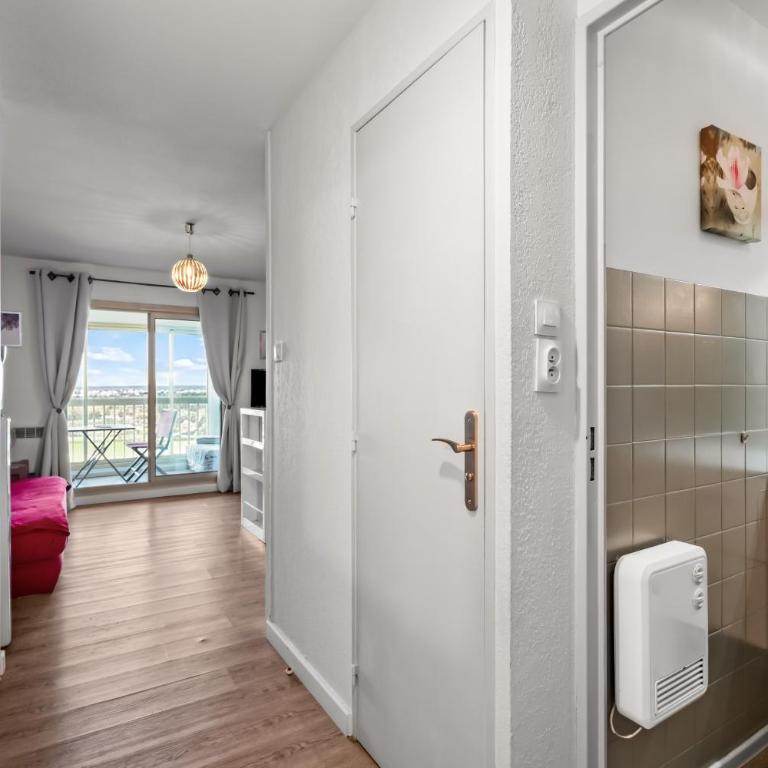 T2 dans résidence arborée - Apartamento de 1 dormitorio con vistas al jardín - 16