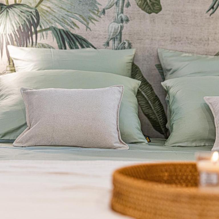 Romantic suite- Beach within walking distance- Old Antibes - One-Bedroom Apartment - 14