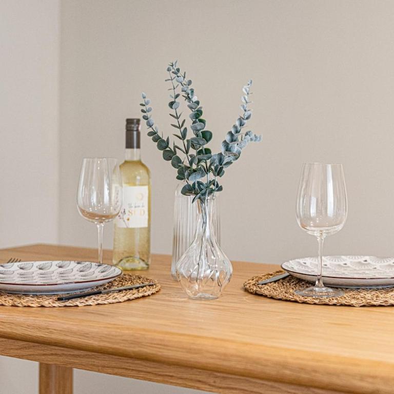 Romantic suite- Beach within walking distance- Old Antibes - One-Bedroom Apartment - 17