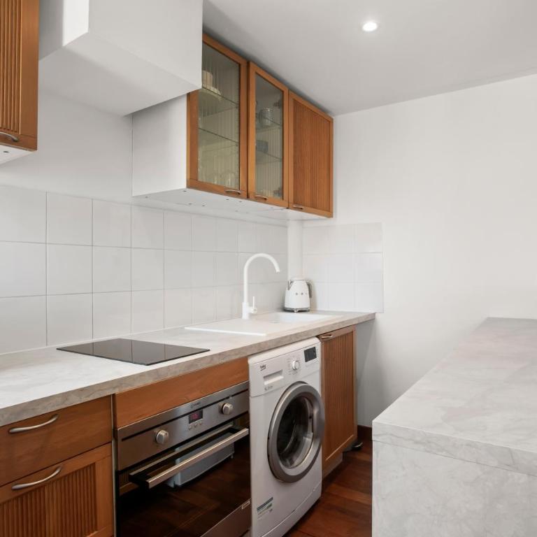 Appartement Prime Location - Place des Lices - Maison Lérins - One-Bedroom Apartment with City View - 2