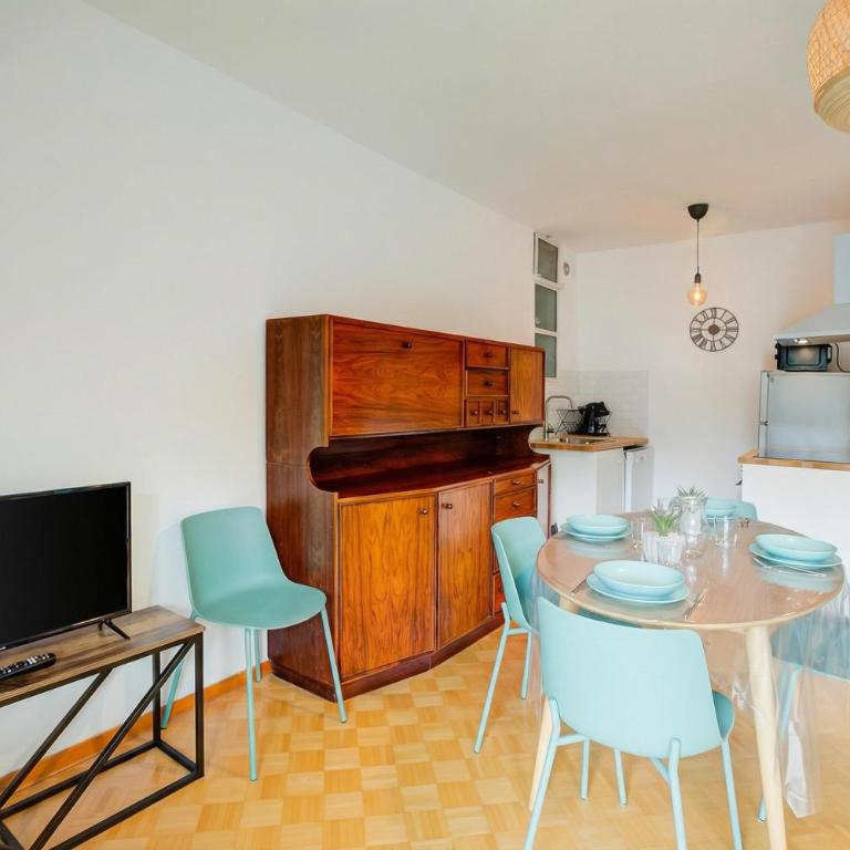 Comfort Tra Fiume E Pini with Shared Garden and Balcony - Happy Rentals - Appartement avec Balcon - 4