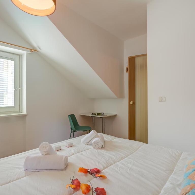 Comfort Tra Fiume E Pini with Shared Garden and Balcony - Happy Rentals - Appartement avec Balcon - 14