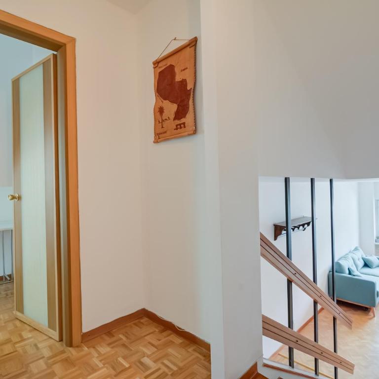 Comfort Tra Fiume E Pini with Shared Garden and Balcony - Happy Rentals - Appartement avec Balcon - 18