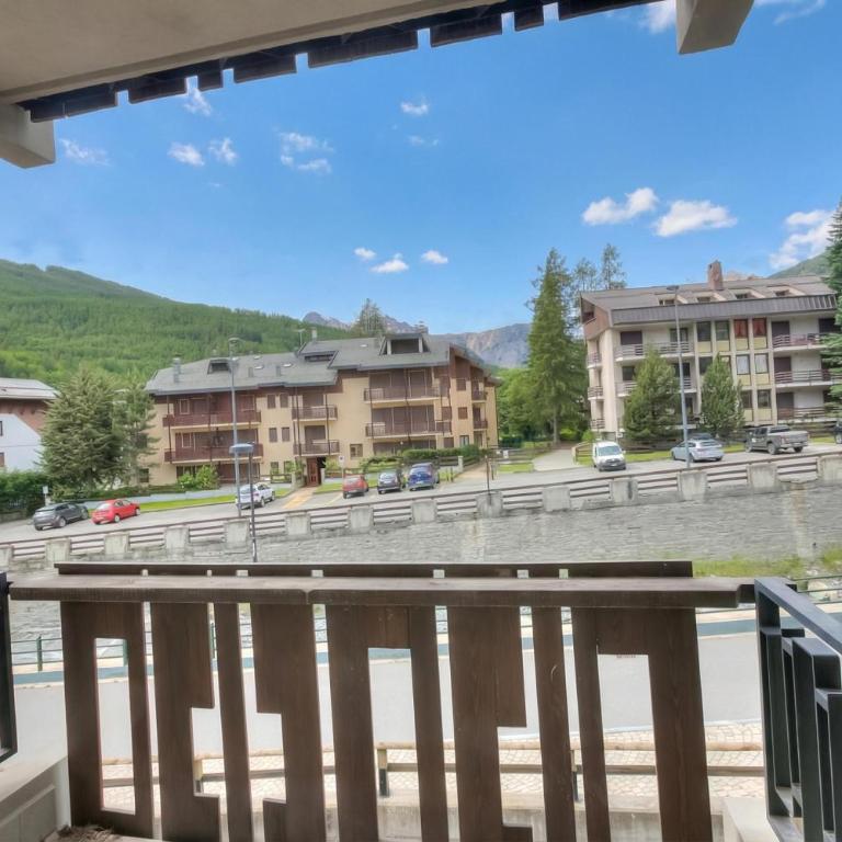 Comfort Tra Fiume E Pini with Shared Garden and Balcony - Happy Rentals - Appartement avec Balcon - 20