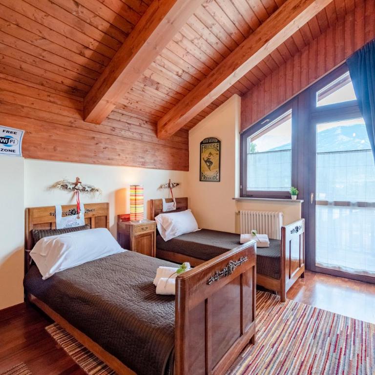 La Casa di Camus - Central Duplex for 4 - Happy Rentals - Deluxe Apartment - 8
