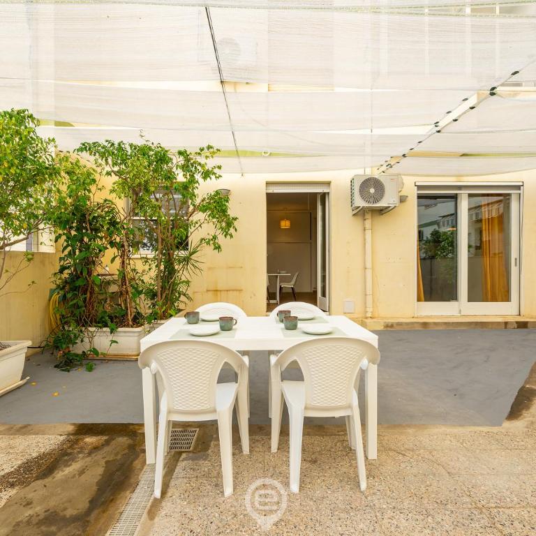 Estay - Via Roma Retreat - Two-Bedroom Apartment with Terrace - 32