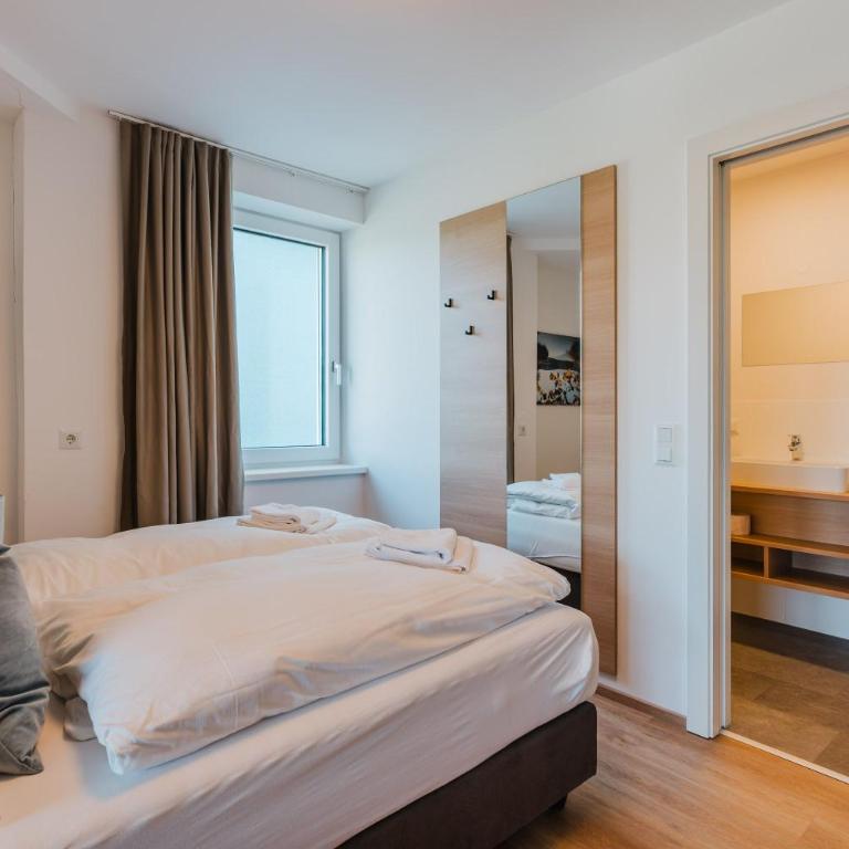 Ferienwohnung Premium XL - Apartment mit 3 Schlafzimmern und Balkon - 4