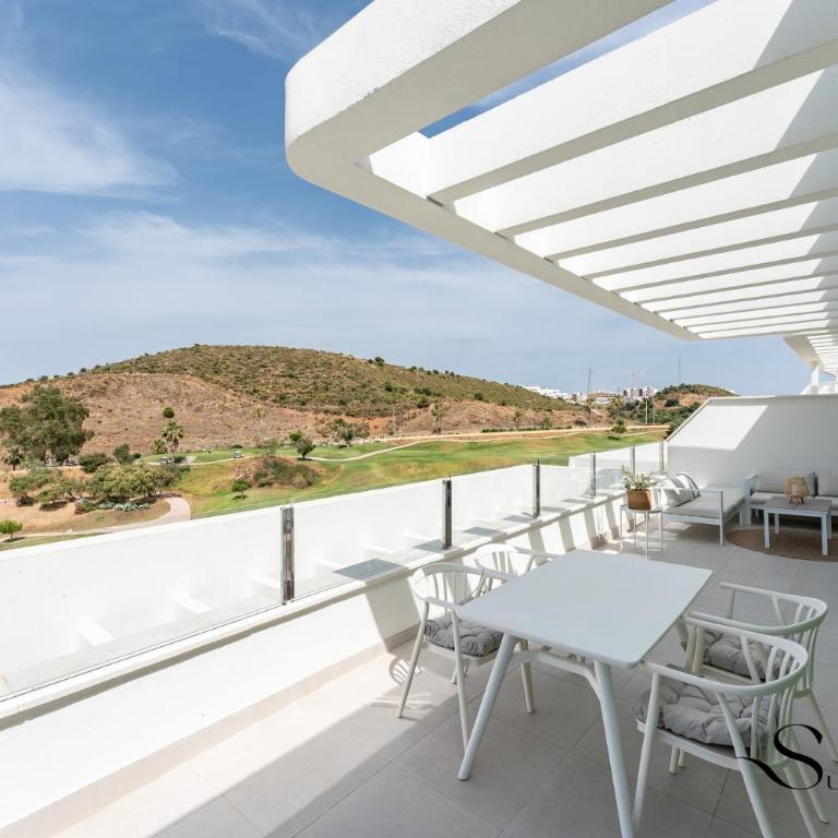 Golf View Penthouse with Pool & Gym Access - Apartamento de 2 dormitorios con terraza - 25