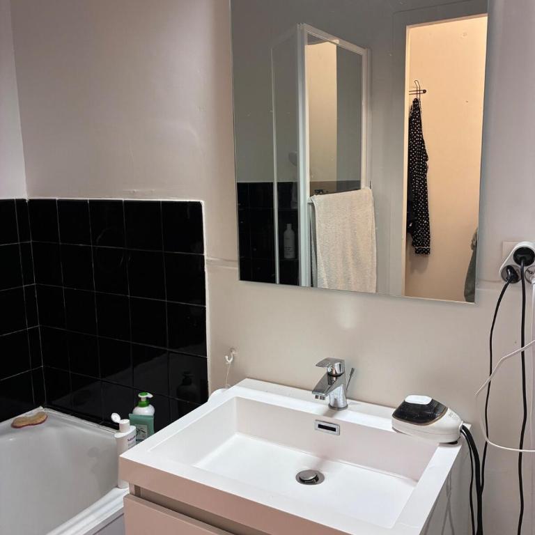 Spacieux 70 m2 terrasse ensoleillée et jardin - Appartement 2 Chambres - 10
