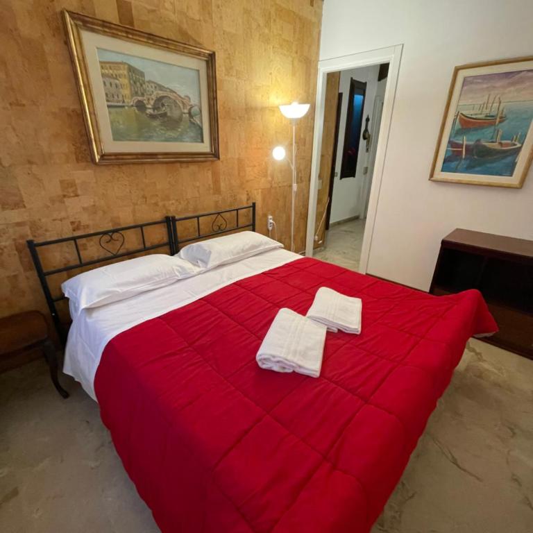 Luxury Royal apartment - Camera Matrimoniale Standard con Bagno in Comune - 5