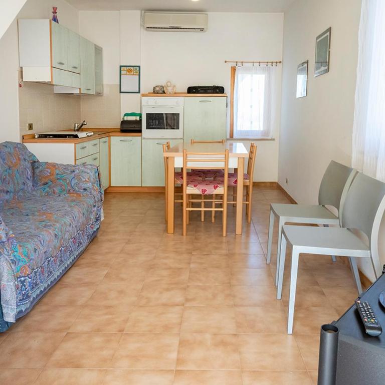 M371 - Marcelli, delizioso trilocale con terrazzo - Appartamento con 2 Camere da Letto - 12