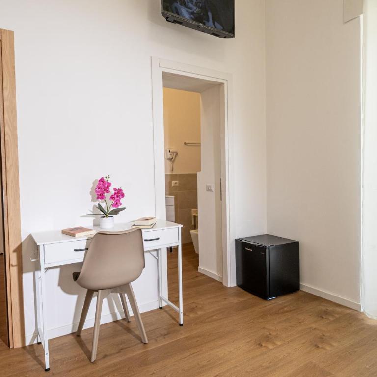 My Holiday Olbia Rooms&Lounge by Rentbeat - Deluxe Double Room with Balcony - 12