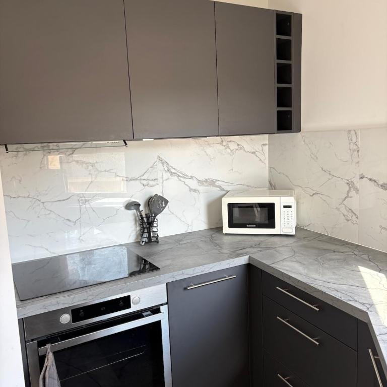 Modern apartment, air conditioning, balcony Nice Liberation - One-Bedroom Apartment - 15