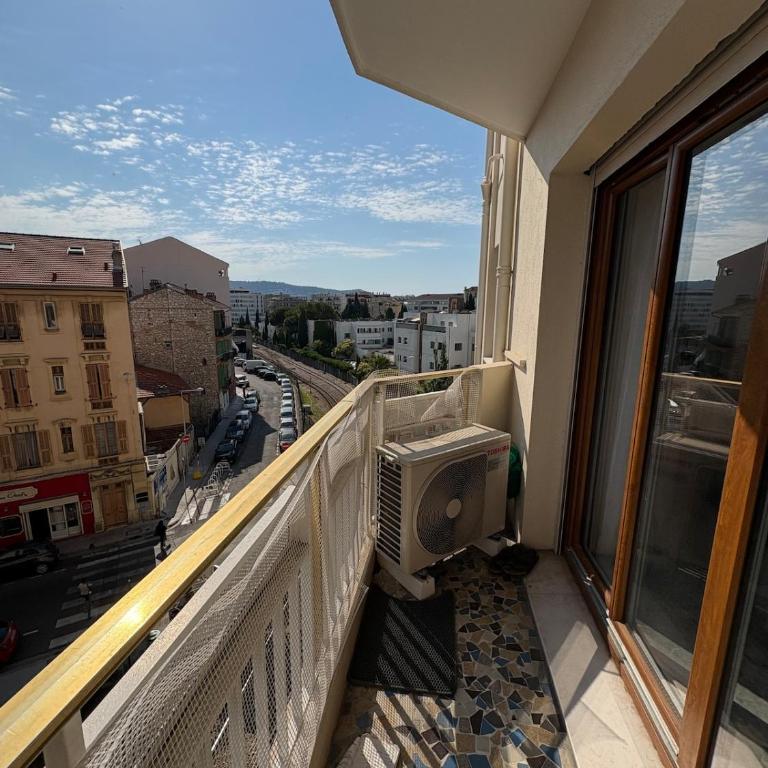 Modern apartment, air conditioning, balcony Nice Liberation - One-Bedroom Apartment - 21