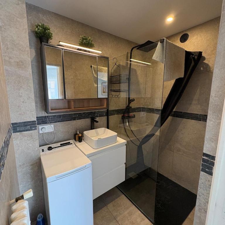 Modern apartment, air conditioning, balcony Nice Liberation - One-Bedroom Apartment - 22