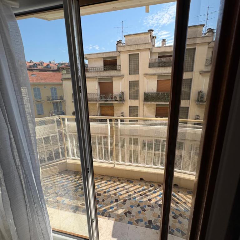 Modern apartment, air conditioning, balcony Nice Liberation - One-Bedroom Apartment - 4