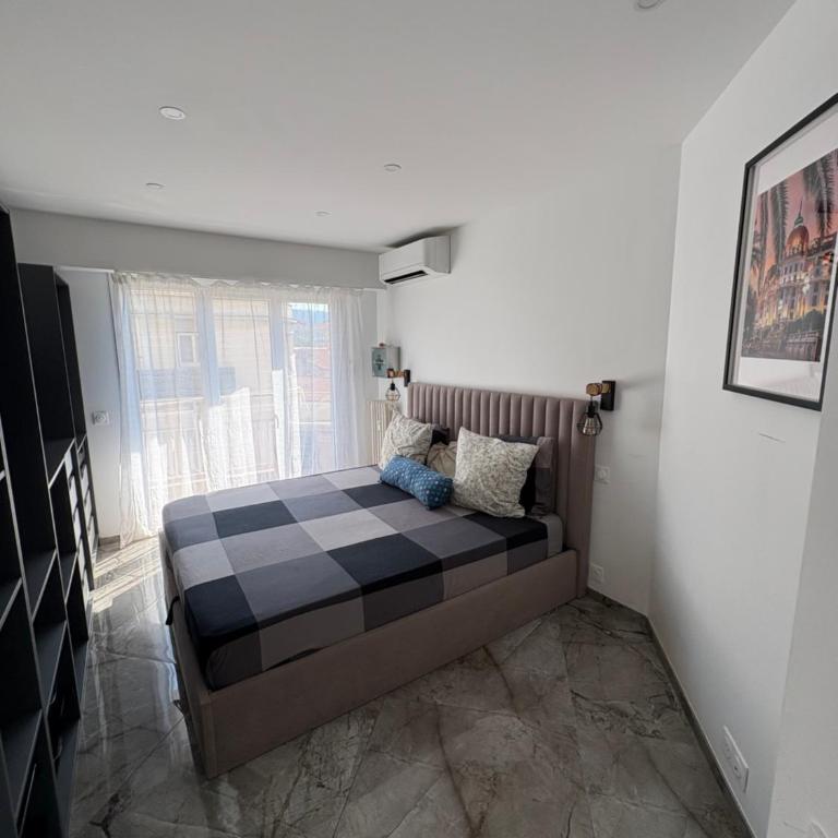 Modern apartment, air conditioning, balcony Nice Liberation - One-Bedroom Apartment - 6