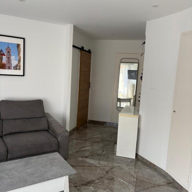 Modern apartment, air conditioning, balcony Nice Liberation - One-Bedroom Apartment - 9