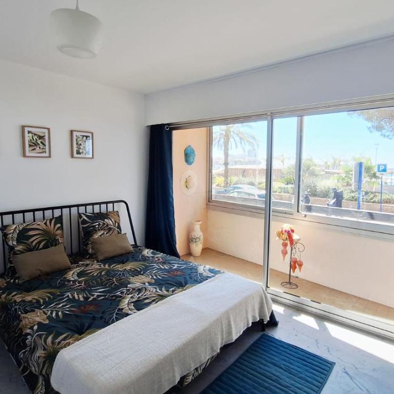 Appartement de 92 m2 climatisé face à la mer avec garage - Apartment mit 3 Schlafzimmern - 10