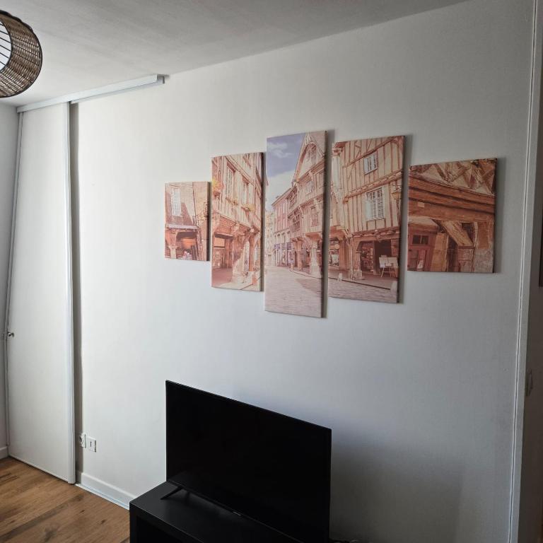 Calme et confort au cœur du vieux Troyes - Two-Bedroom Apartment - 58
