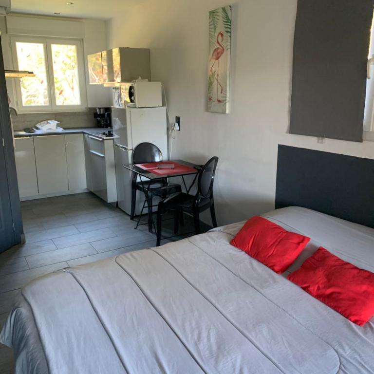 Studio à Porto-Vecchio chez Pierre - One-Bedroom Apartment - 3
