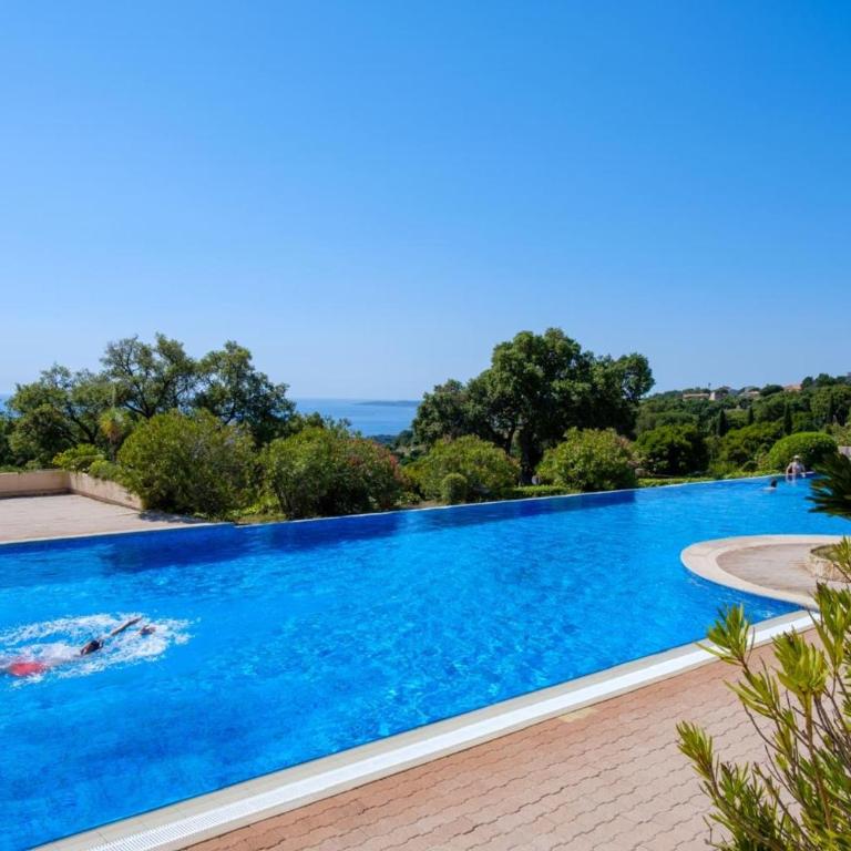 Petite Maison vue mer&piscine - Maison de Vacances - 19