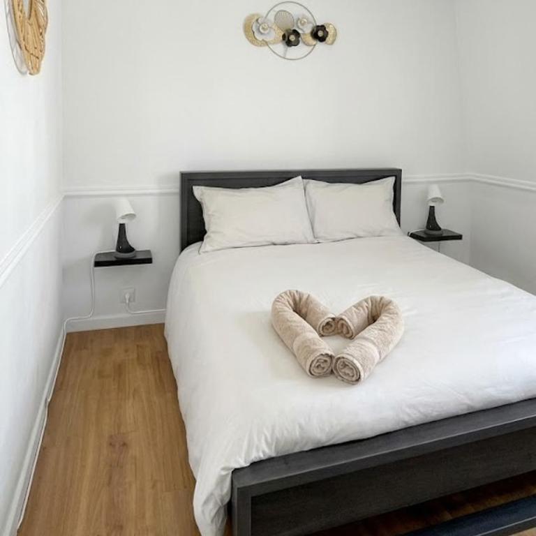 Calme et confort au cœur du vieux Troyes - Two-Bedroom Apartment - 62