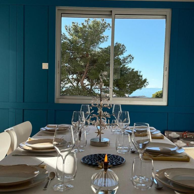 Le Mistral, Superbe Appartement 2 Chambres, Vue Mer Proximité Plage, Parking Gratuit - Apartment - 12