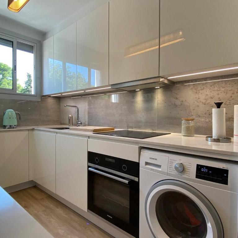 Le Mistral, Superbe Appartement 2 Chambres, Vue Mer Proximité Plage, Parking Gratuit - Apartment - 14