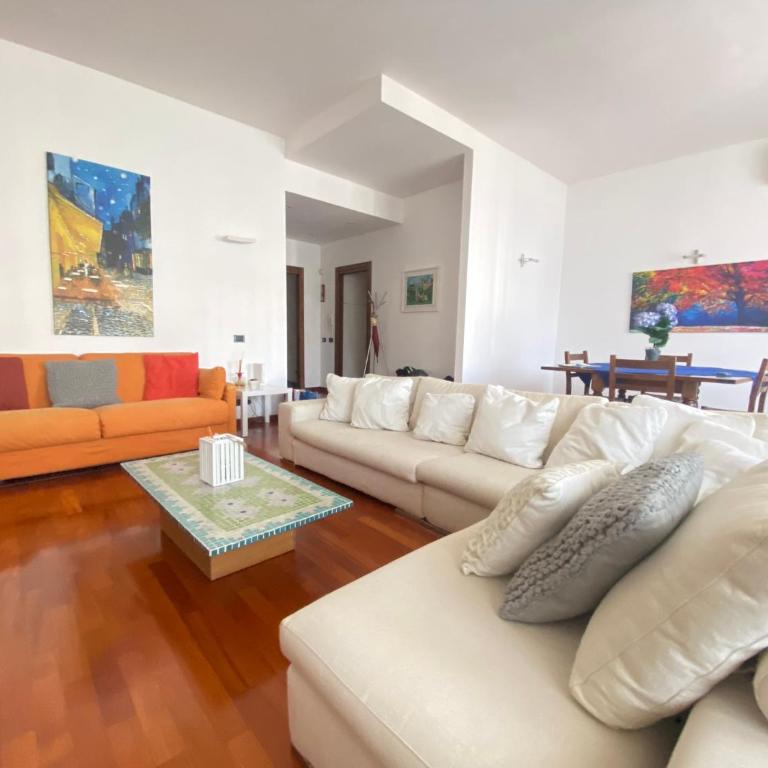 Milano Darsena Apartment, 6 guests, 2 BDR, TOP NEIGHBORHOOD, Navigli - Appartamento con 2 Camere da Letto - 6