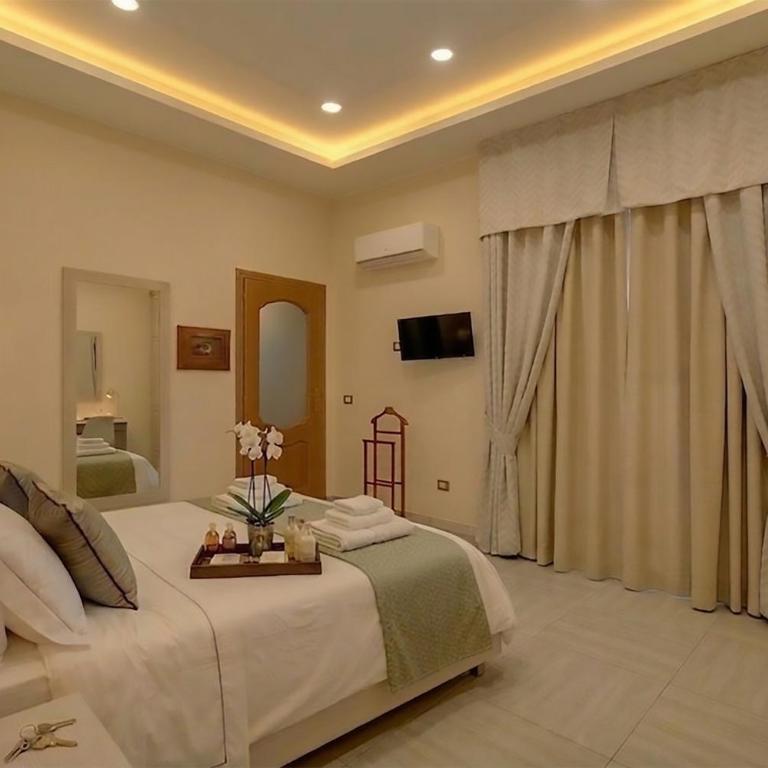 MaX RelaX Suite - Bed & Breakfast - Vicino Stazione Napoli Centro Storico - Camera Matrimoniale con Balcone - 5