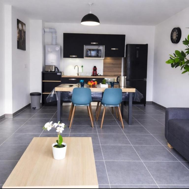 Vue Aravis et terrasse Proximité Thermes - Appartement - 4