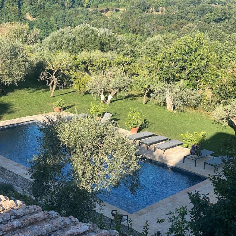 Private Staffed Tuscan Estate with large pool 5 min from Siena - Villa - 19