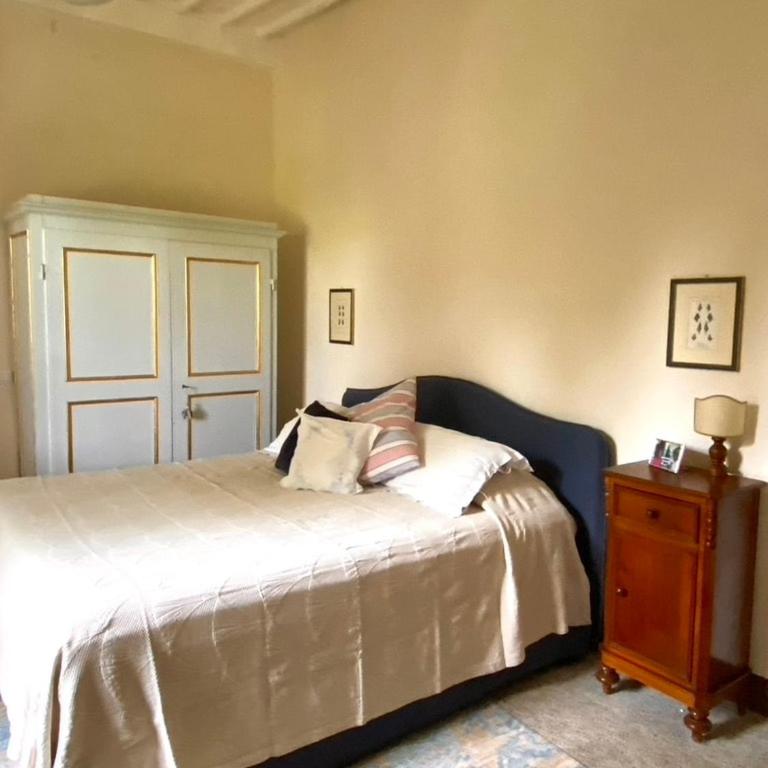 Private Staffed Tuscan Estate with large pool 5 min from Siena - Villa - 14
