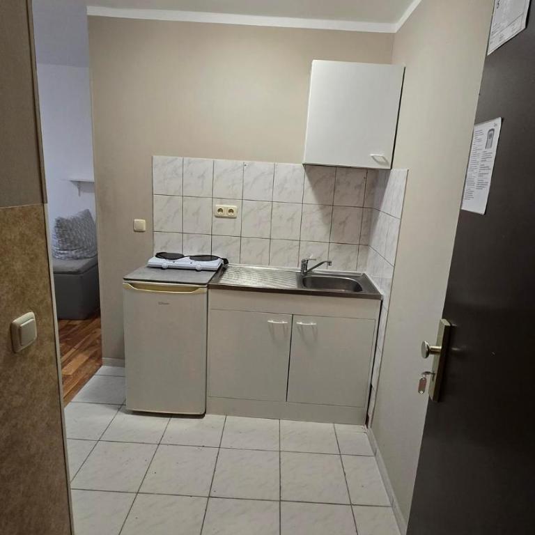 2-Rent Group Hostel Apartments HAN53 - Vierbettzimmer - 2