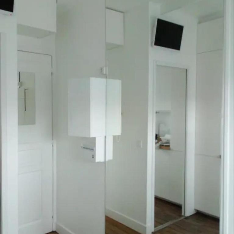 Coeur de Paris sur la Place Maubert Studio entier neuf calme clair propre avec Vue Tout Paris cuisine salle de bains ascenseur AC - Appartement 1 Chambre - 4