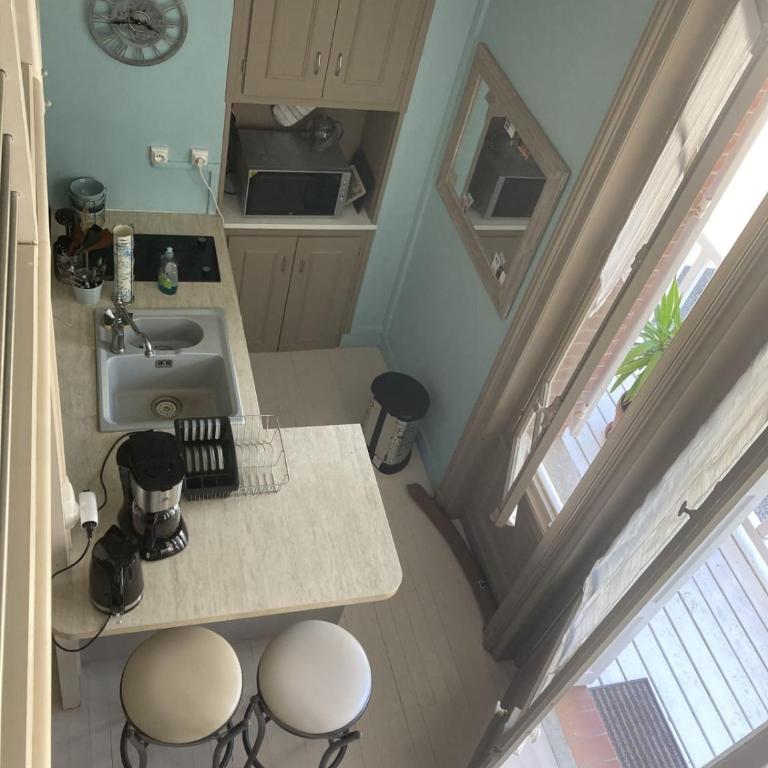 Studio in a 19th century villa with parking - Appartement - 7