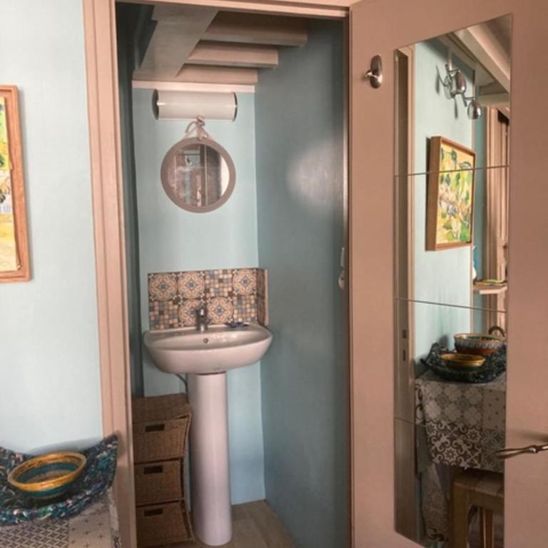 Studio in a 19th century villa with parking - Appartement - 12