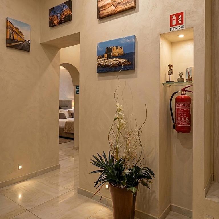 MaX RelaX Suite - Bed & Breakfast - Vicino Stazione Napoli Centro Storico - Camera Matrimoniale - 4