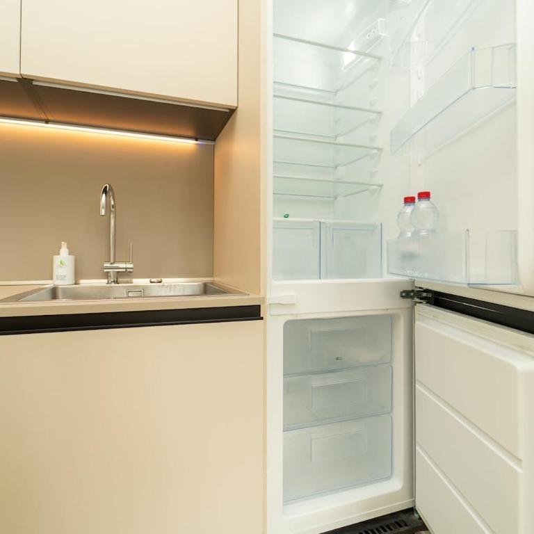 ImmobiliaRent Santa Sofia Apartment B - Appartamento con 1 Camera da Letto - 17