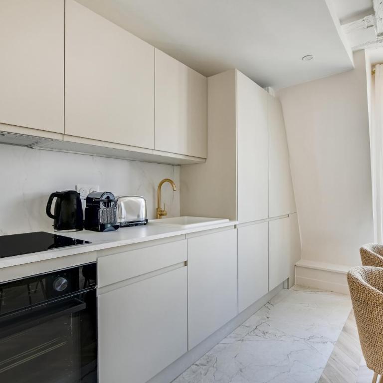 Pick A Flat's Apartment in Champs-Elysées - Rue Ponthieu - Appartement 3 Chambres - 12