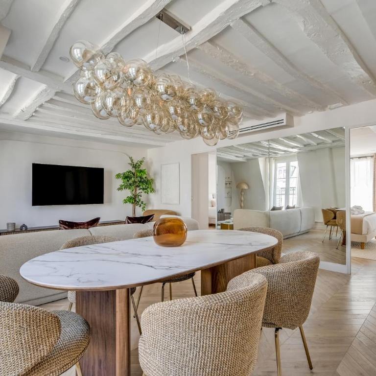 Pick A Flat's Apartment in Champs-Elysées - Rue Ponthieu - Appartement 3 Chambres - 6