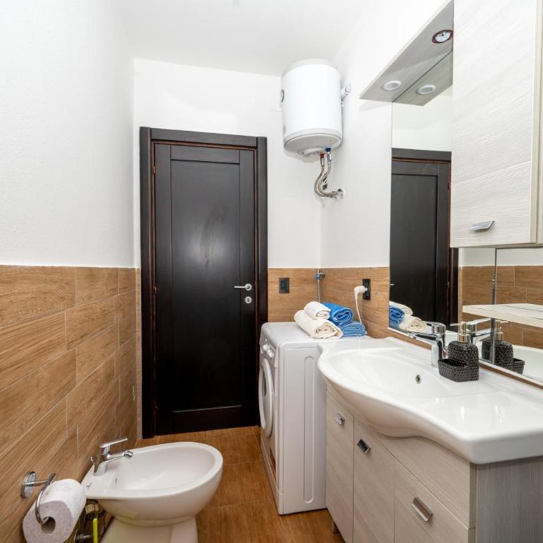 Appartamento Bouganville - Appartamento Deluxe con 2 Camere da Letto e Vista Giardino - 17