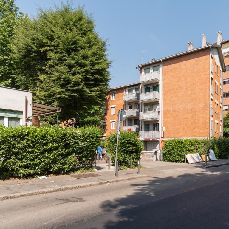 GuestHost - Cozy Balcony Flat Milano Comasina MM3 - Two-Bedroom Apartment - 24