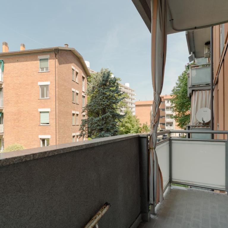 GuestHost - Cozy Balcony Flat Milano Comasina MM3 - Two-Bedroom Apartment - 12